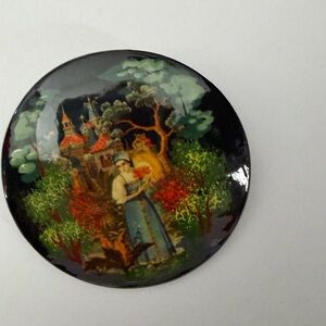 💚🖤Lovely Russian lacquer brooch💚🖤